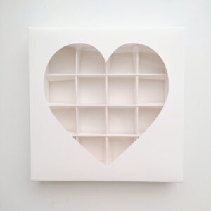 Коробка для 16 конфет «Сердце», с окном, белая, 20 х 20 х 3 см